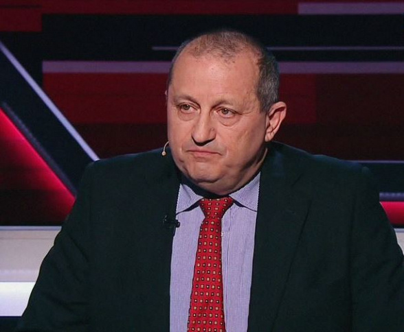   Кедми считает, что Алиев не случайно выбрал время для начала конфликта с Россией.
