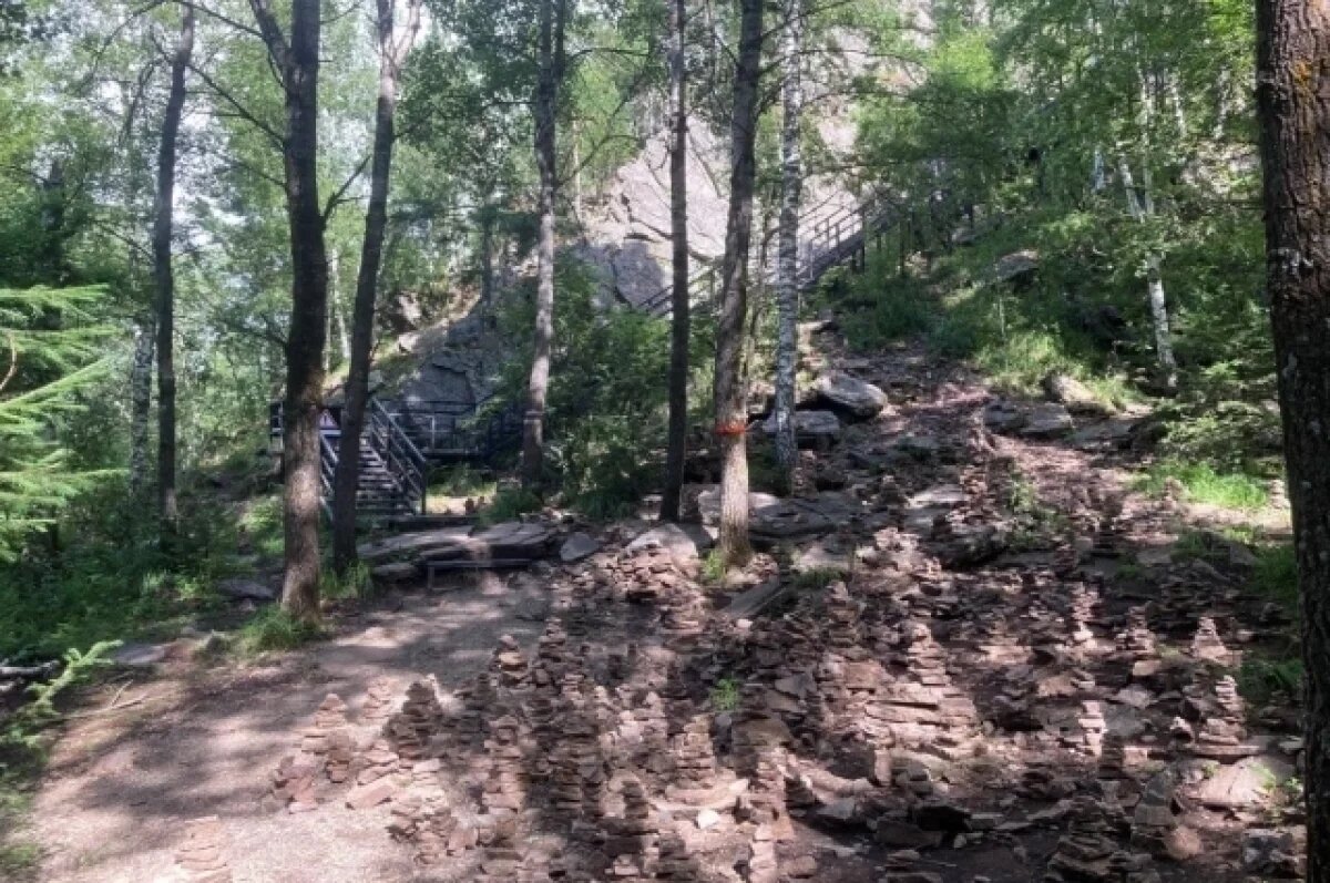    Гостей нацпарка «Таганай» попросили перестать сооружать каменные башни