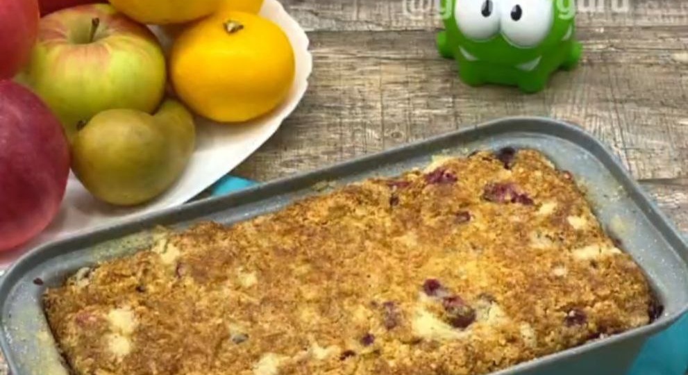 Сыпучий яблочный пирог «Ленивая шарлотка»
