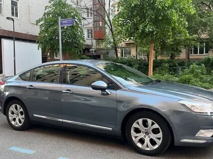 Citroën C5 II. В серебристом кузове
