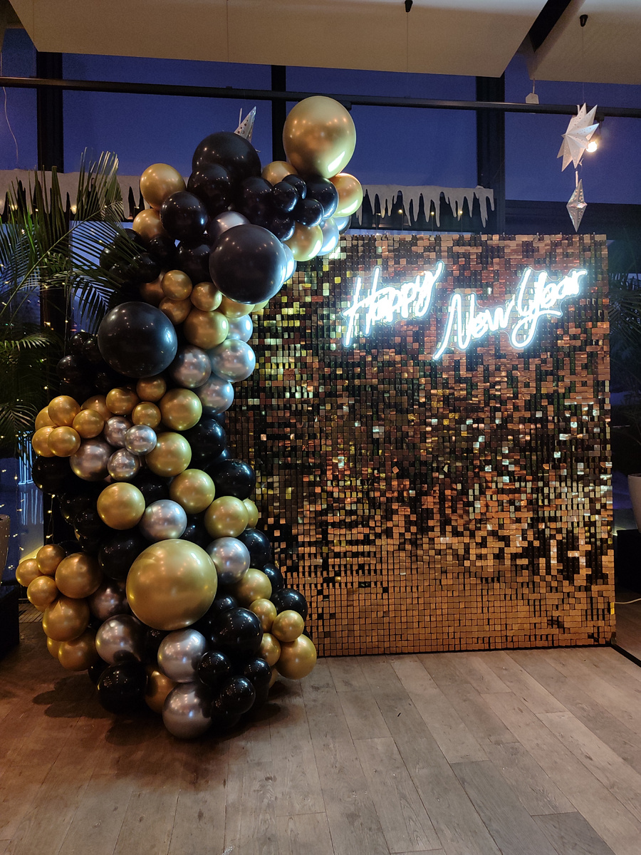 Новогодний корпоратив компании в ресторане Мытищи