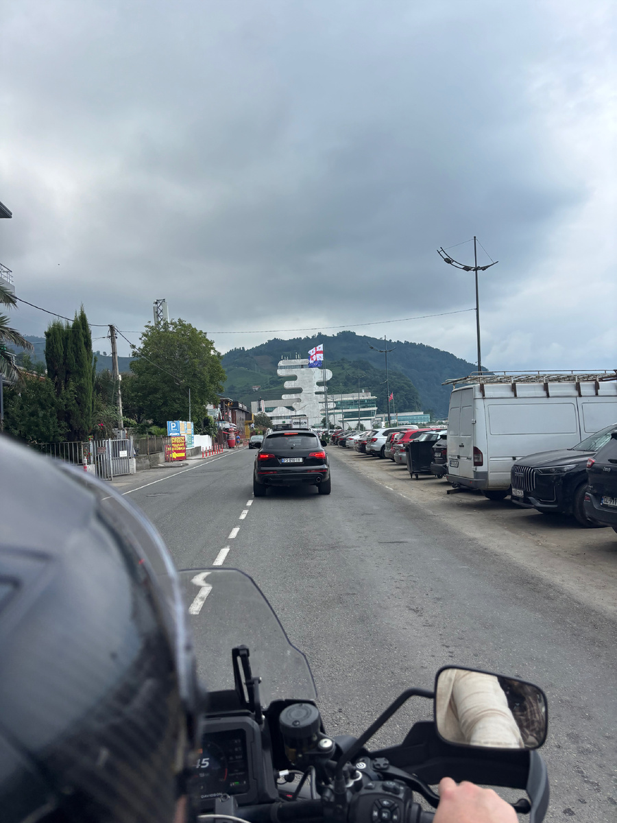 Впереди КПП Сарпи