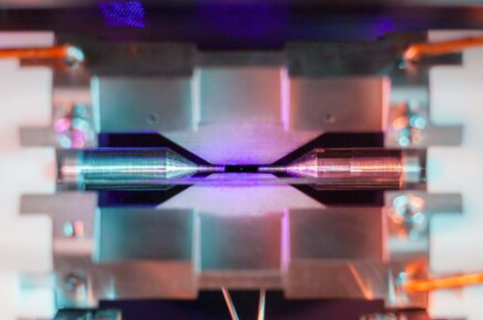 Атом снимали даже на фотоаппарат, но весьма странным образом