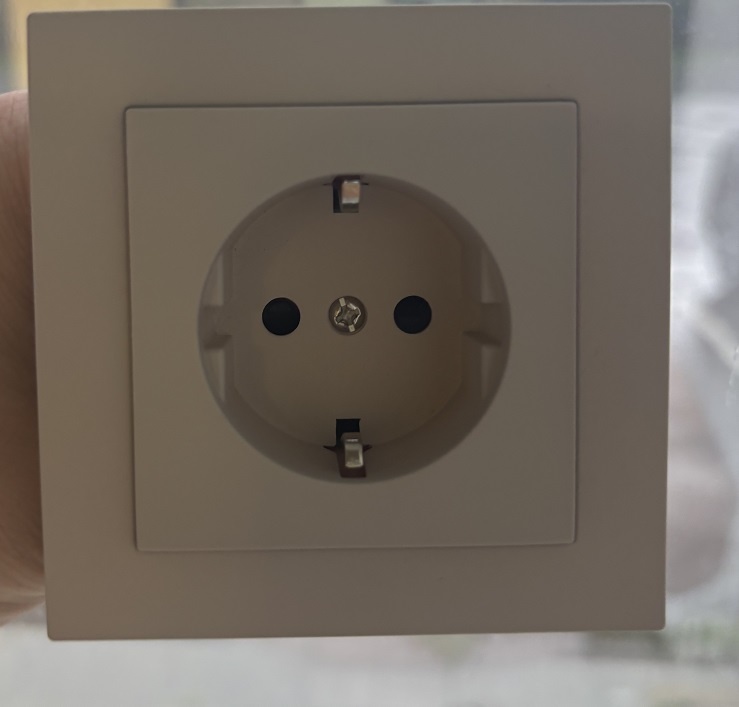 пример розетка 1Liberty (OneLiberty) цвет кашемир (кашемир серый покрытие soft touch)
