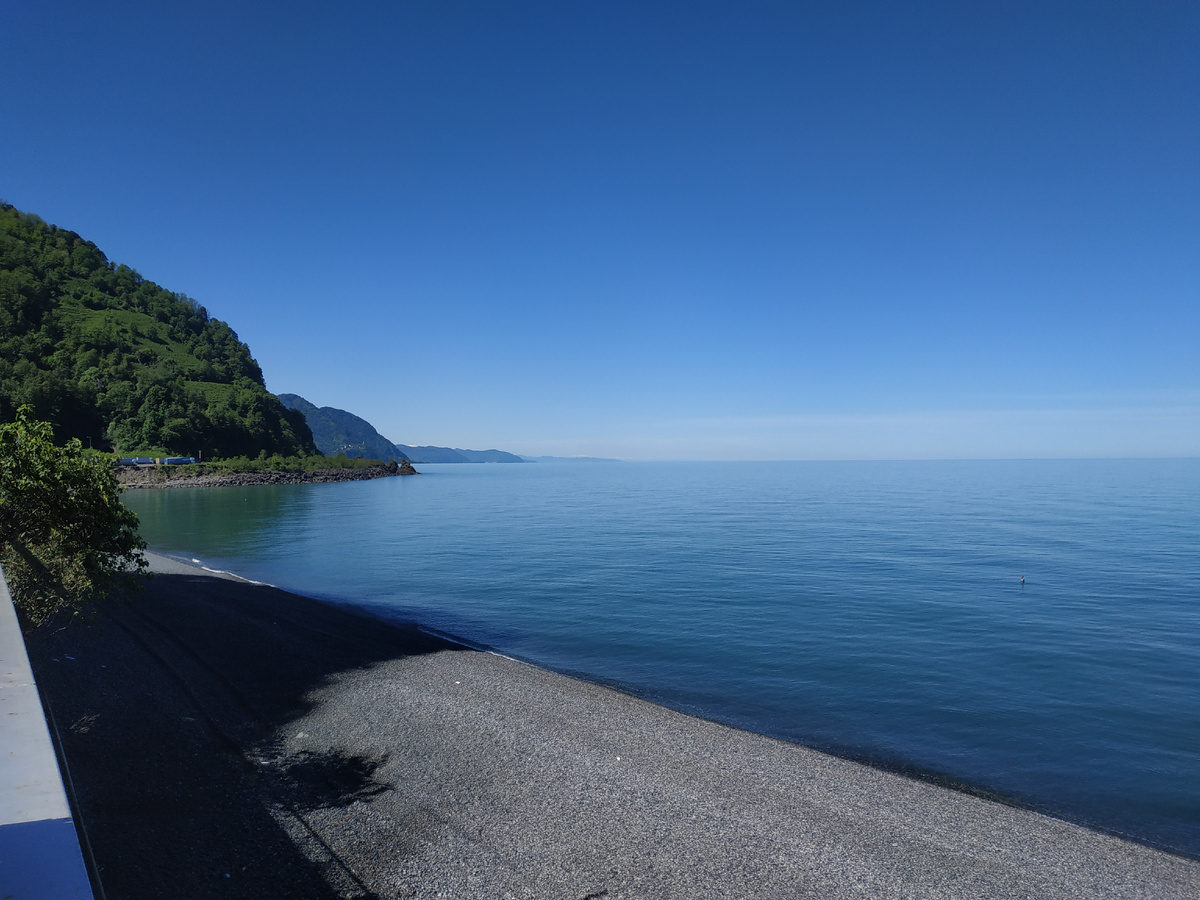 Дорога вдоль моря