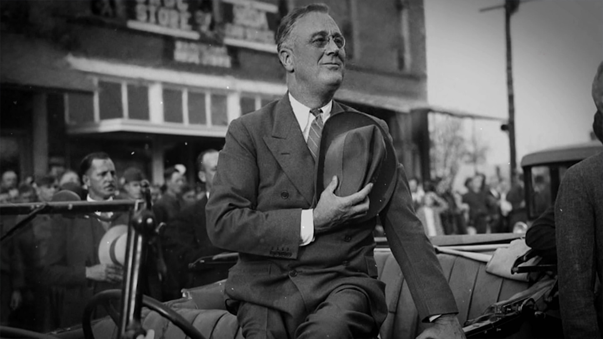 Рузвельт Франклин - 32-й президент США с 1933 года до своей смерти в 1945 году. Единственный президент Соединённых Штатов, пробывший на этом посту более двух сроков. 