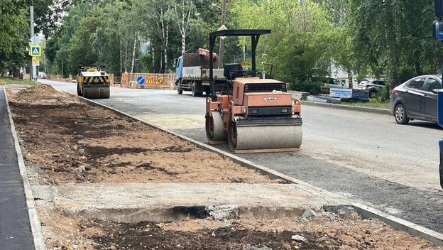    В Кирове обновляют дороги к школам и детсадам