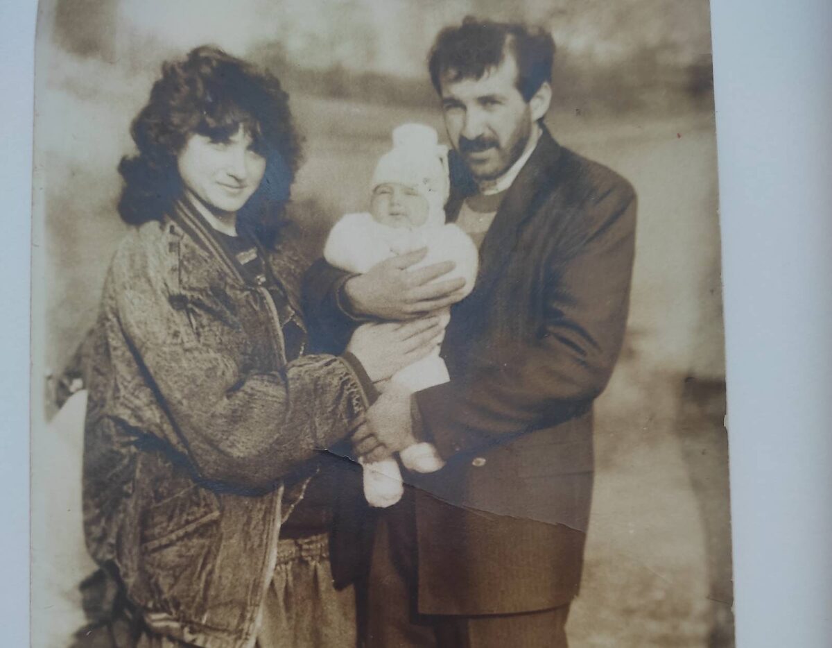 Нарине и Гурген Даниелян с дочерью Асмик, 1990 год