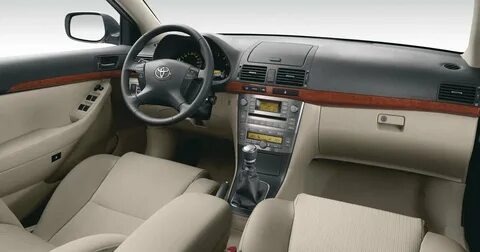 салон с удобными сиденьями делал долгие поездки комфортными.