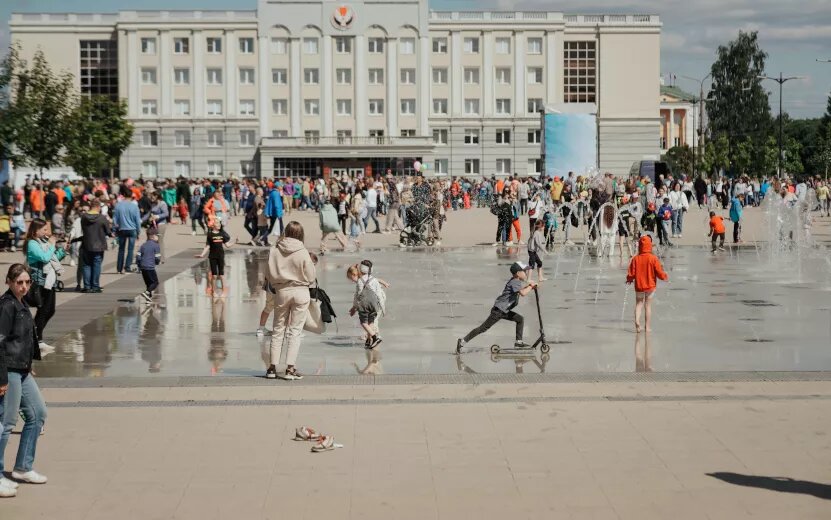    Отказ от смс-спама, защита подростков от дропперства, повышение пенсий трудолюбивым пенсионерам: как изменится жизнь ижевчан в августе