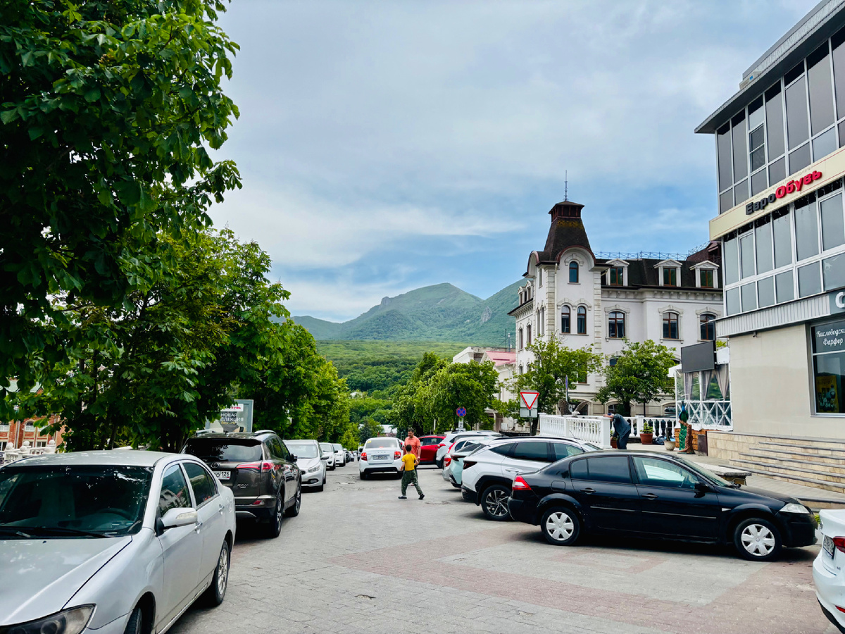 Вид на Бештау из центра города 