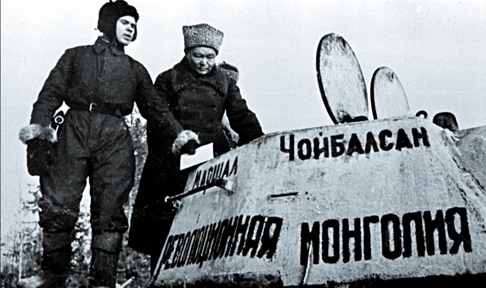 Чойбалсан передает РККА танковую колонну "Революционная Монголия", январь 1943 г.