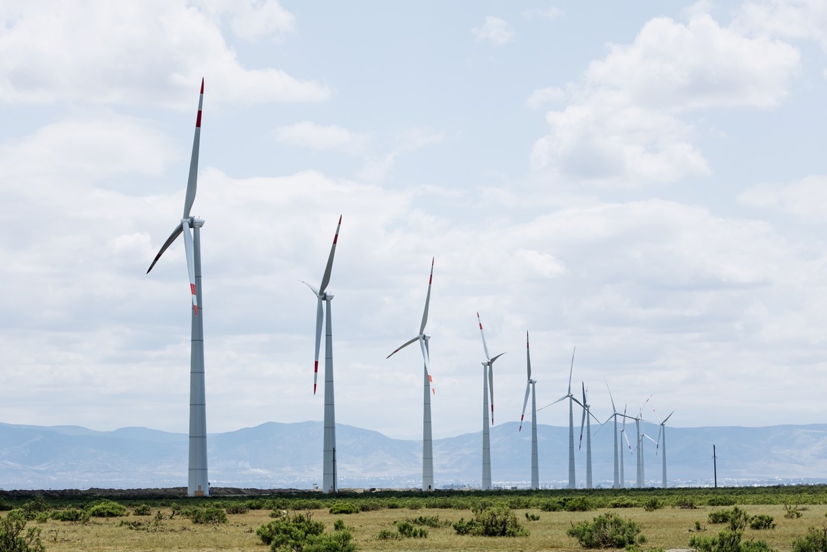   Крупнейшая в России 300-мегаваттная Новолакская ВЭС в Республике Дагестан