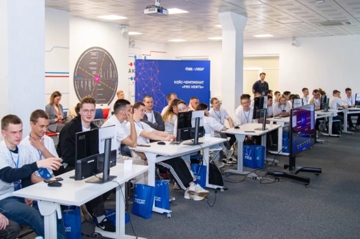    Омские студенты проходят практику на Омском НПЗ