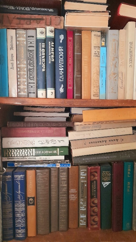 А сколько здесь не прочитанного еще!