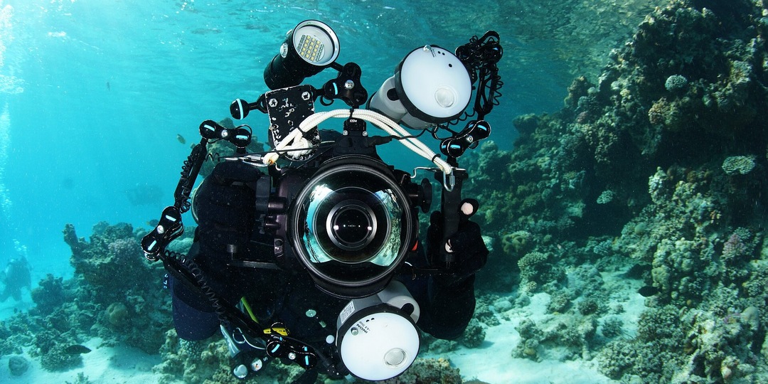 На что снимать под водой?