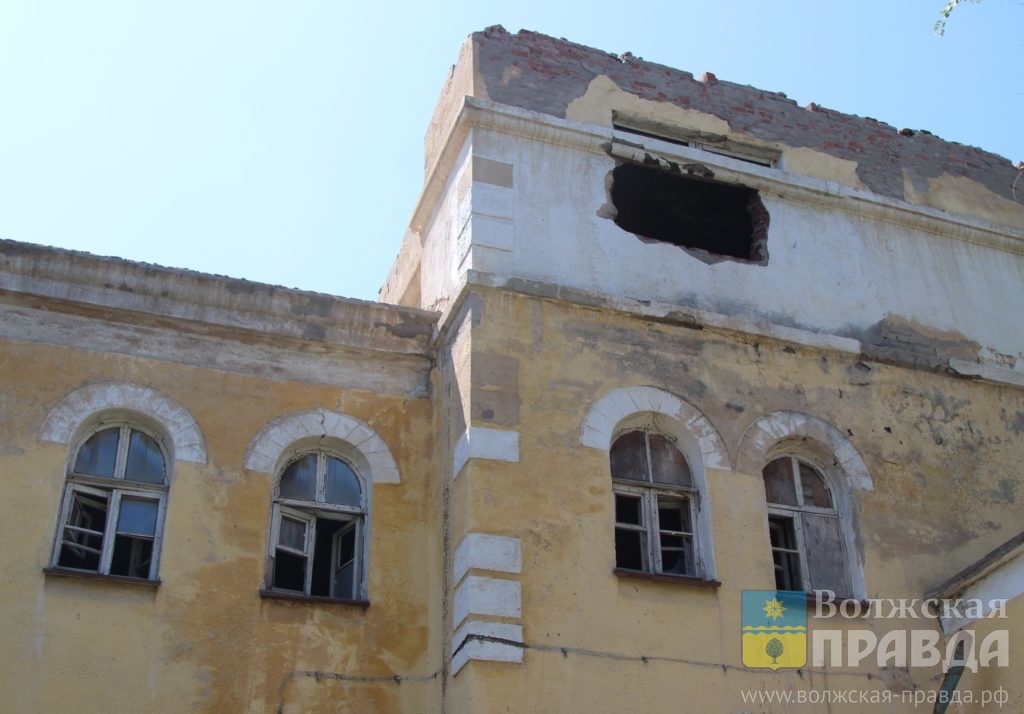 Здание старой бани📷    Концессию на мыло, или с лёгким паром: вместо старой бани Волжского будет гостиница, а новой займётся город
