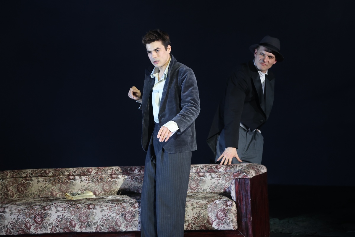 Константин Белошапка в роли князя Мышкина. Павел Юдин в роли Парфена Рогожина. Идиот. Фото с сайта: https://russcult.ru/article.php?id=6225