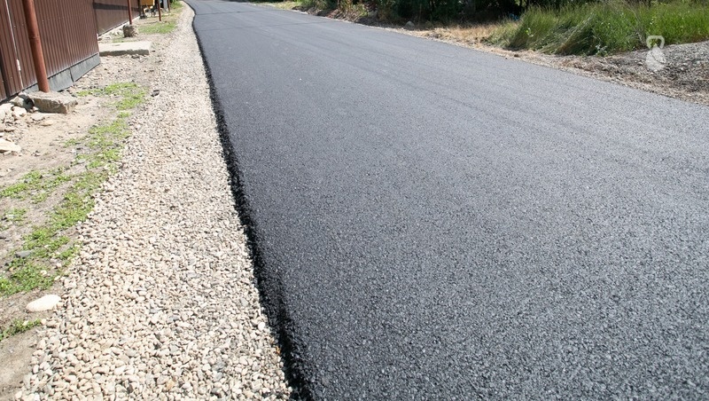    Две дороги в Ясной Поляне приводят в надлежащий вид Фото: ИА «Победа26»