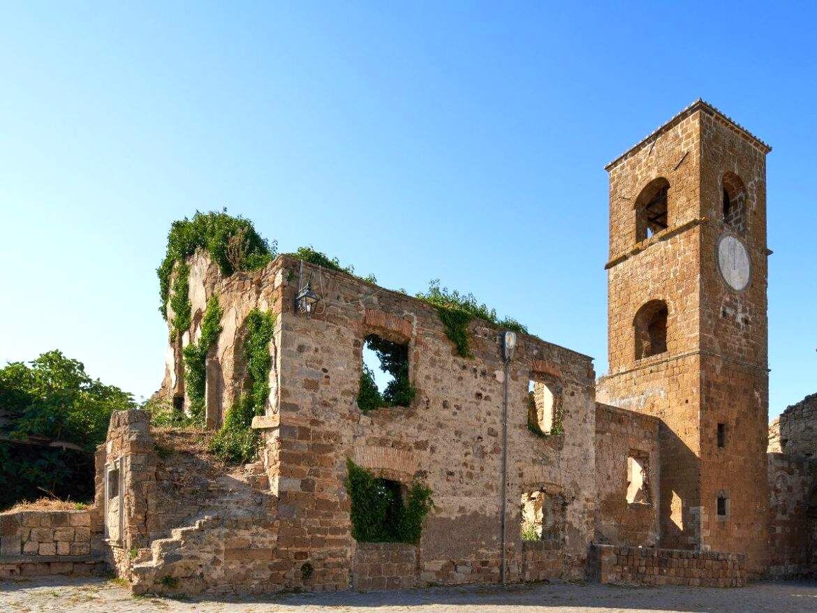 Италия, город-призрак Челлено. Источник: Яндекс картинки