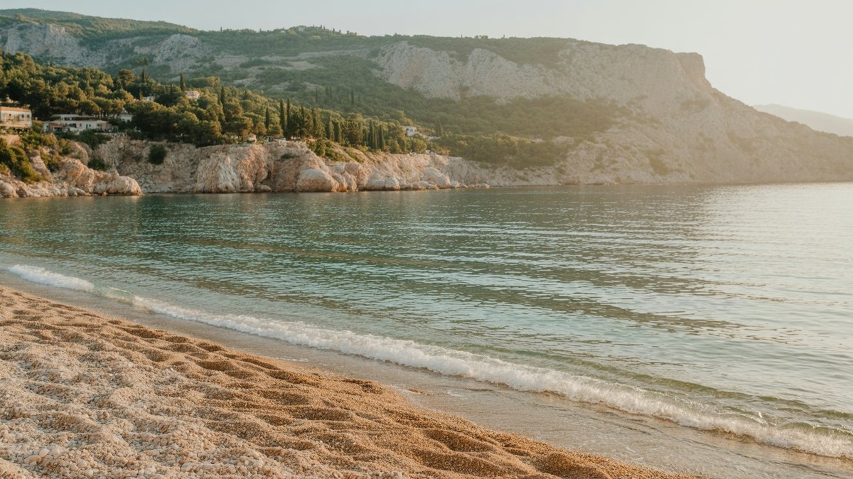 Астрологический календарь на август 2025: фазы Луны, ретро-Меркурий и удачные дни