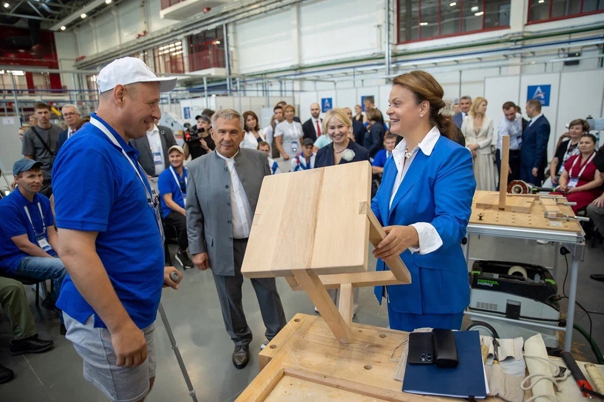    По мнению Анны Цивилевой, такие мероприятия, как чемпионат «Абилимпикс», мотивируют героев спецоперации