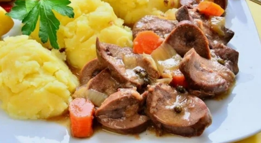 свиные почки с картофелем