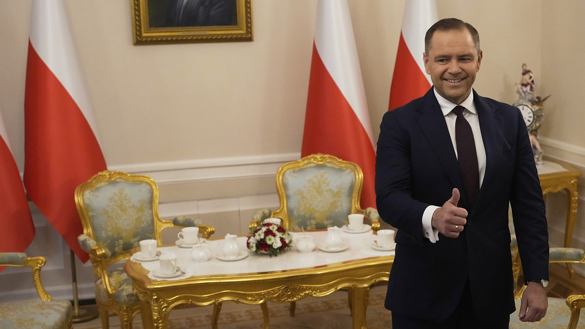   Czarek Sokolowski / AP- Кароль Навроцкий