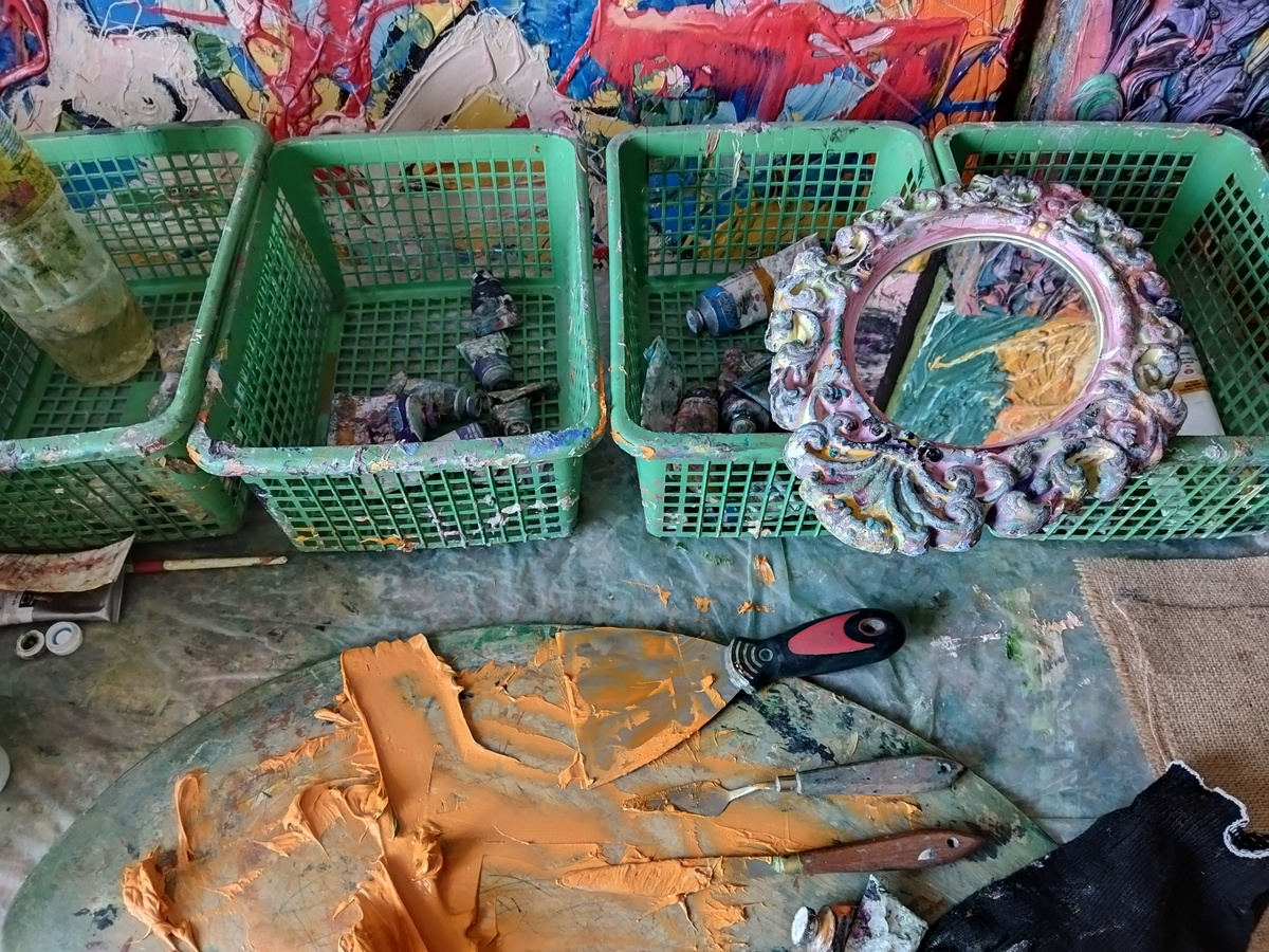 Рабочее место художника Екатерины Лебедевой