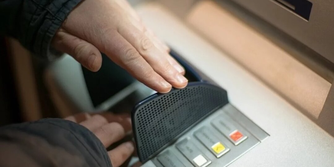 Никаких счетов в банке: какие запреты вступают в России в августе 2025 года