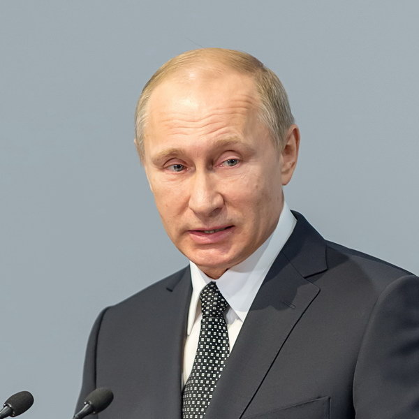     Владимир Путин подписал закон о блокировке фильмов, дискредитирующих традиционные ценности