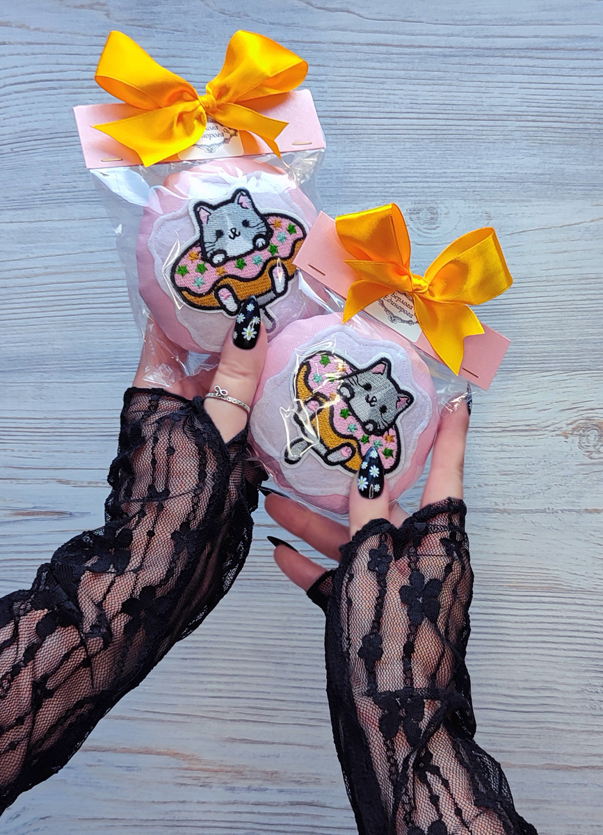 Не только котик, но и любой кошатник оценит такой подарок по достоинству