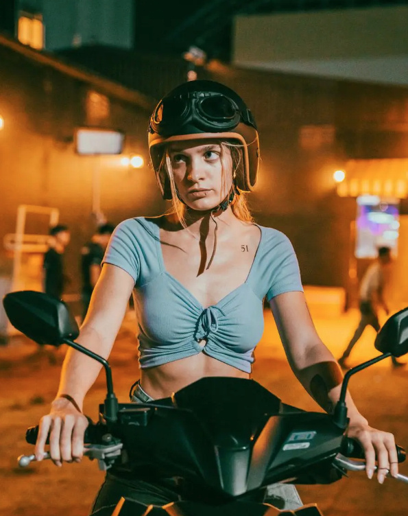    Кадр из сериала "Высокий сезон".START/OKKO