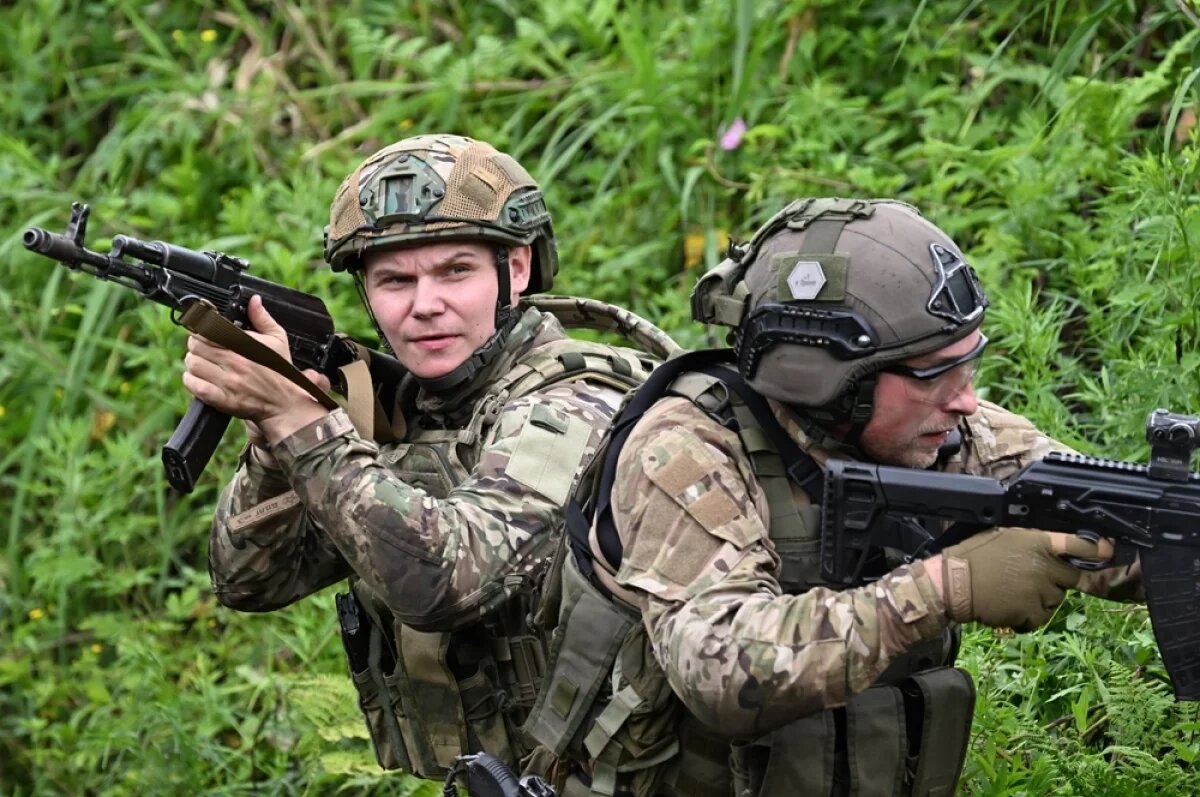    Российские военные вышли на окраины города Северск в Донецкой Народной Республике (ДНР).