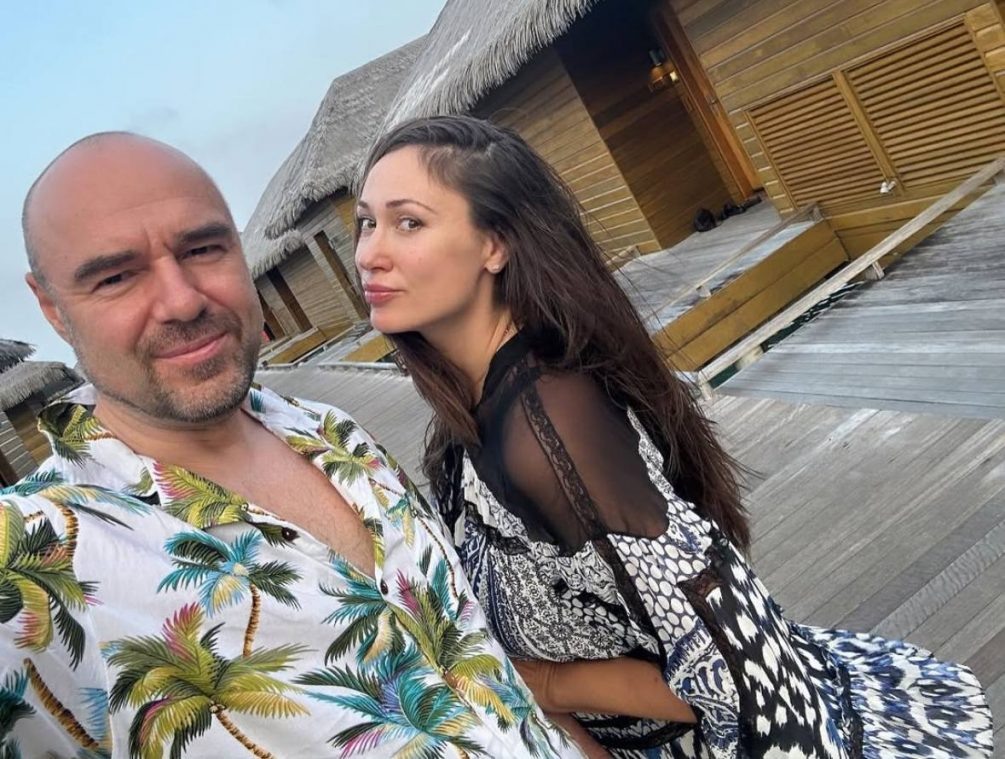  Бизнесмен Роман Товстик с женой, которому приписывают отношения с Полиной Дибровой