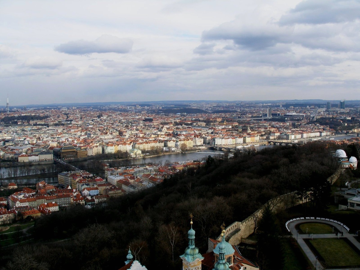 Вид на Прагу с Петршинского холма