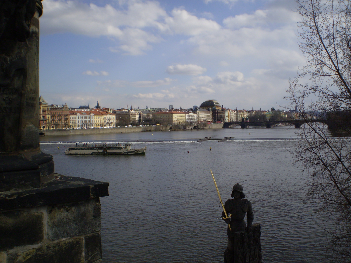 Река Влтава. Вид с Карлова моста.