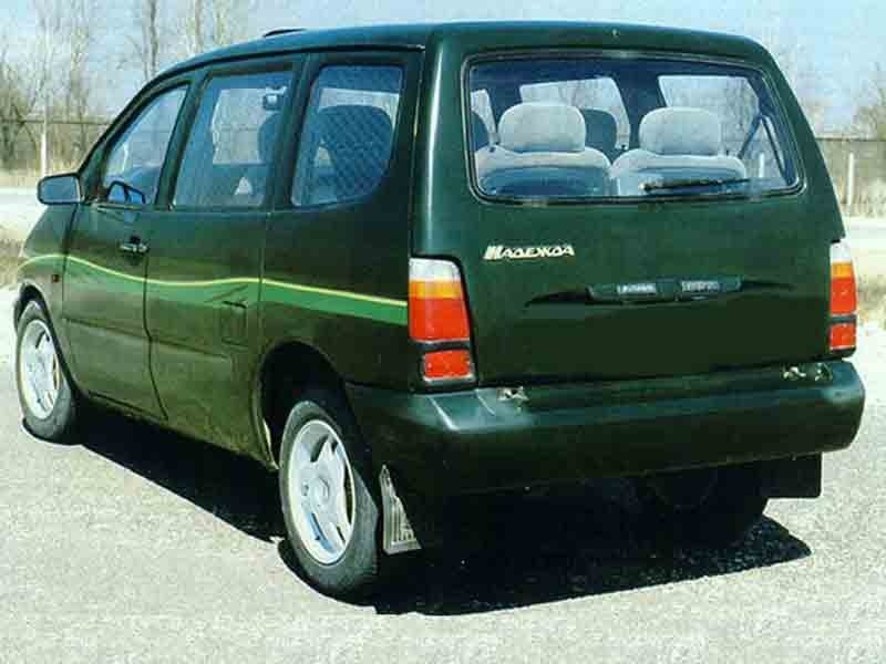 ВАЗ-2120 сзади. Источник фото: drive2.ru