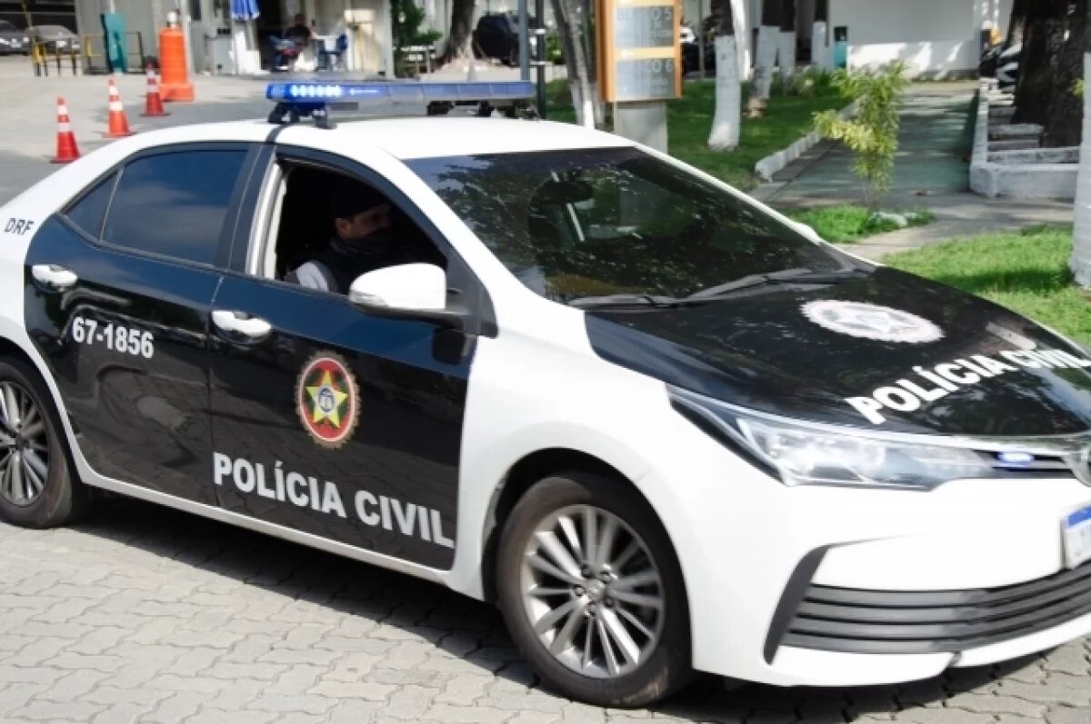    Следователи раскрыли, зачем погибшая бразильянка приклеила к телу 26 iPhone