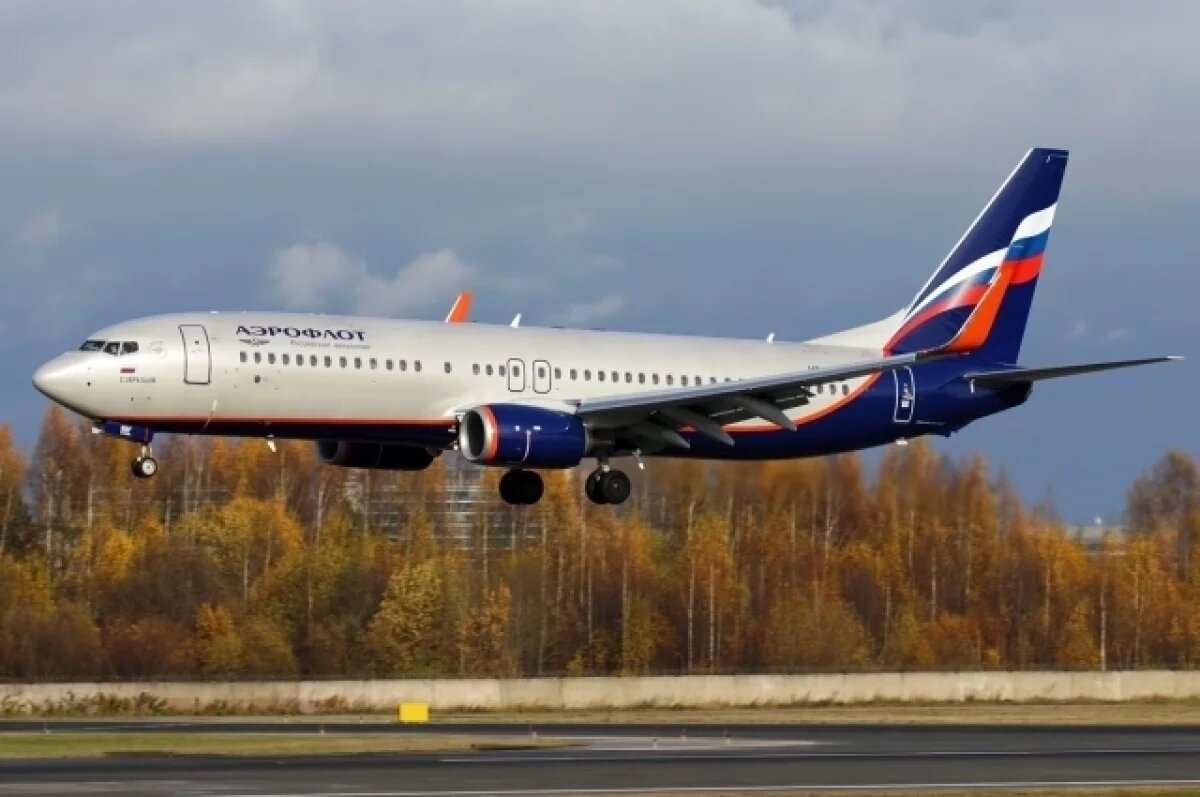    Самолет из Сургута в Волгоград чуть не взлетел с распахнутой дверью