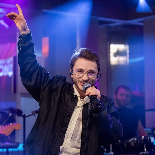     Эльдар Джарахов представил альбом «Эл» и живую премьеру с Trida на «Авторадио»