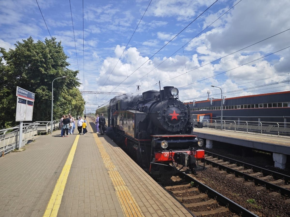    оезд на паровой тяге курсирует от Московского вокзала в Нижнем Новгороде до станции Сортировочная