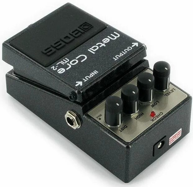 Типичный разьем питания, типичный набор крутилок.