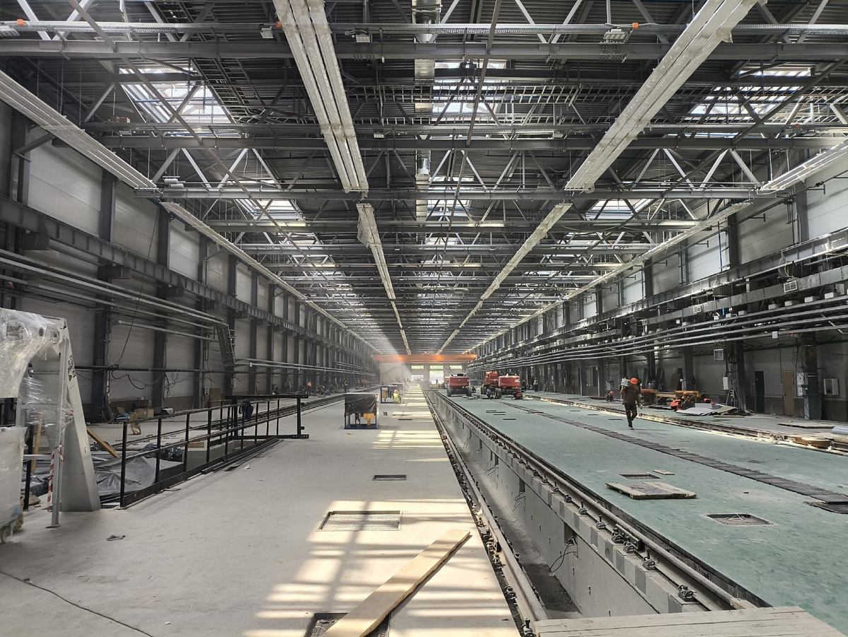 📷 1.1: Отстойно-ремонтный корпус (ОРК) изнутри и снаружи.