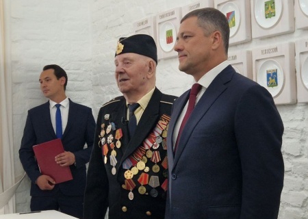    98-летний ветеран переехал жить из Латвии в Россию из-за его «угрозы для общества»