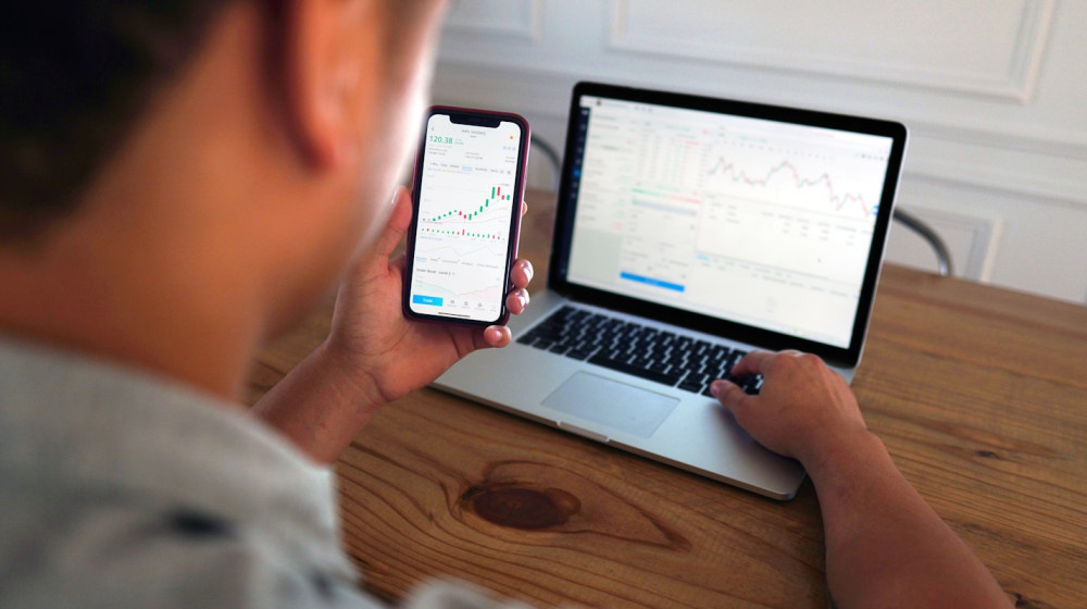    Как мошенники создают фейковые платформы для соцтрейдинга и почему россияне чаще всего попадаются на их удочку