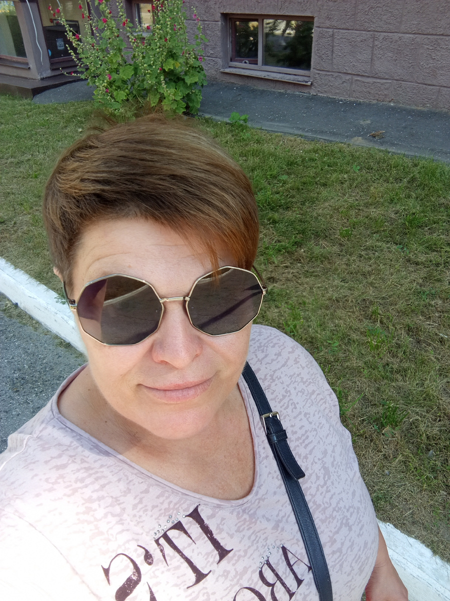 Вышла из парикмахерской