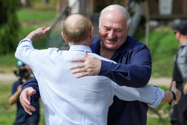 Путин сообщил, что торговый оборот между странами превысил 50 миллиардов долларов, и у сторон есть множество совместных проектов в перспективных отраслях. Лукашенко подчеркнул, что Россия и Беларусь «развернулись» и нашли альтернативные рынки. Фото: Гавриил Григоров / РИА Новости