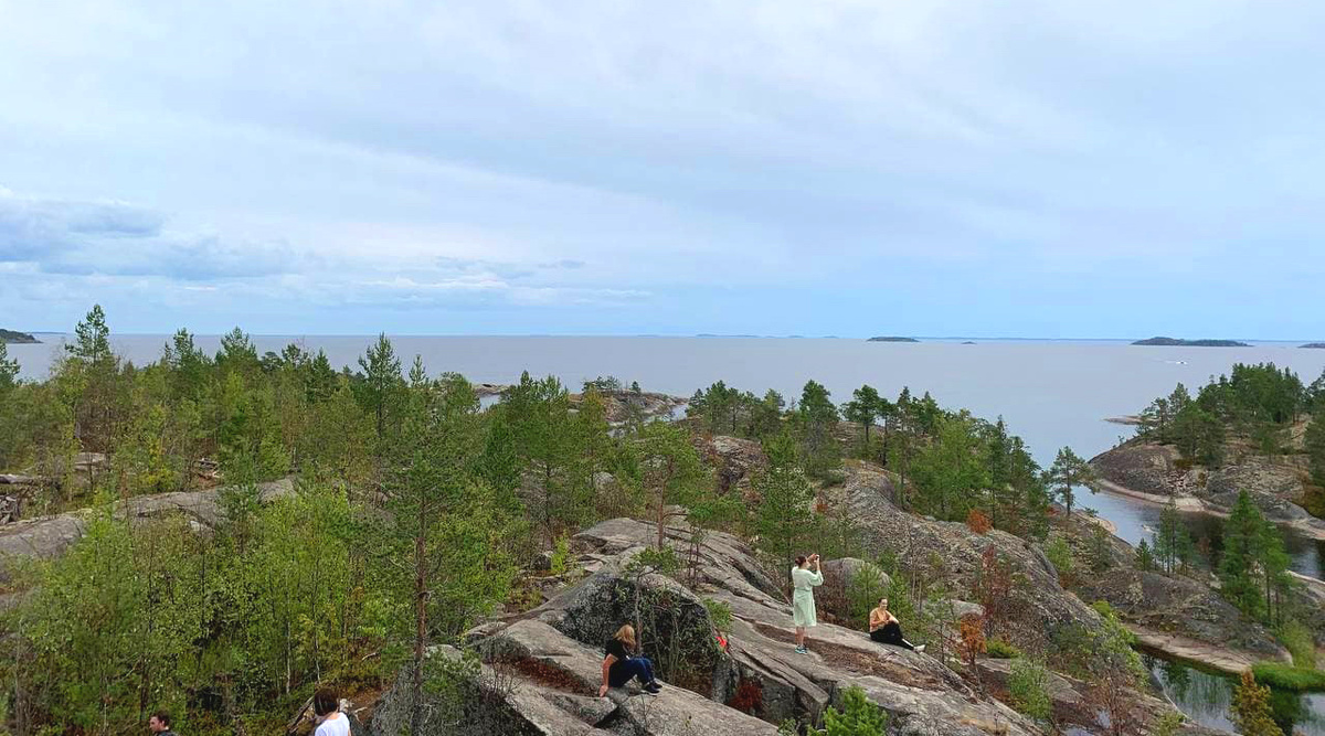 Туристы на Ладожских шхерах