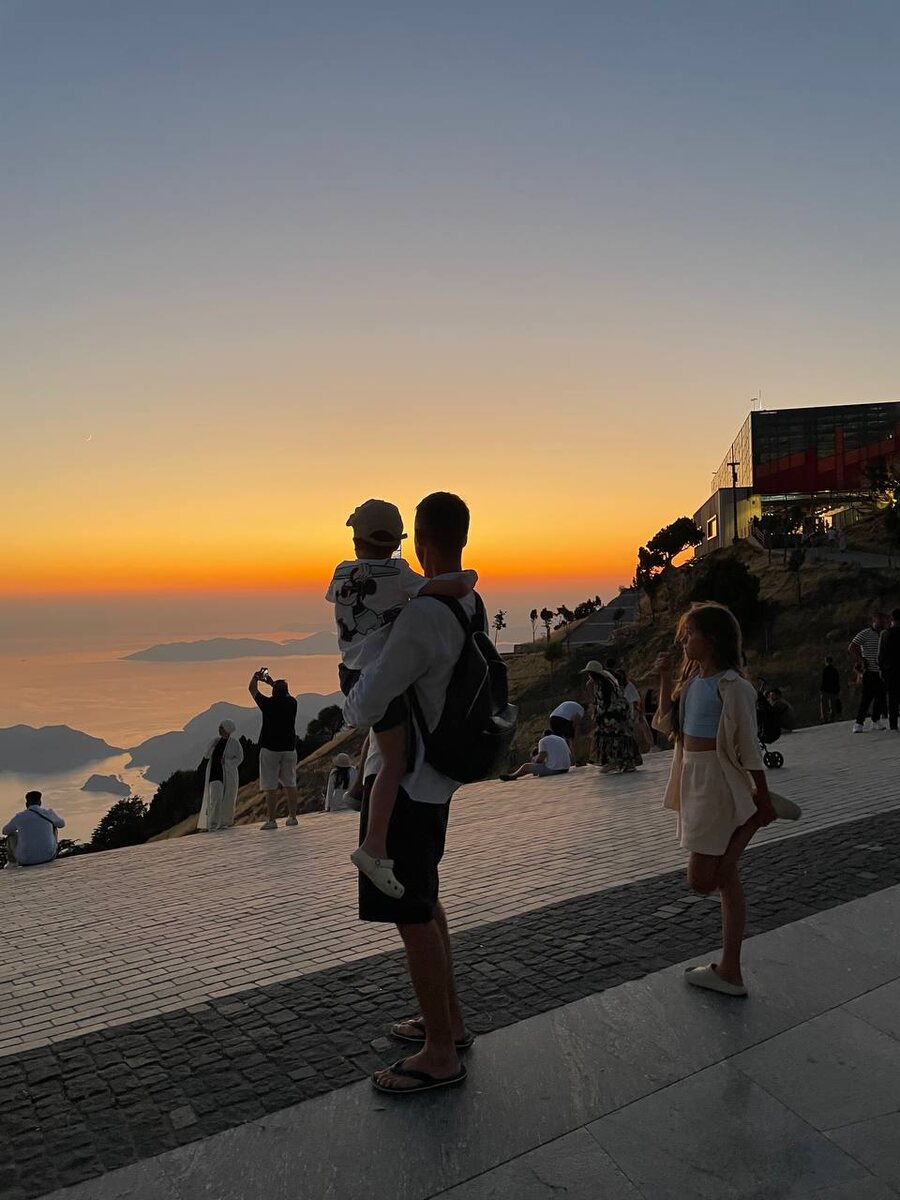 Восхитительный закат на высоте 1700 м